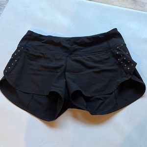 Lululemon Speed Up short